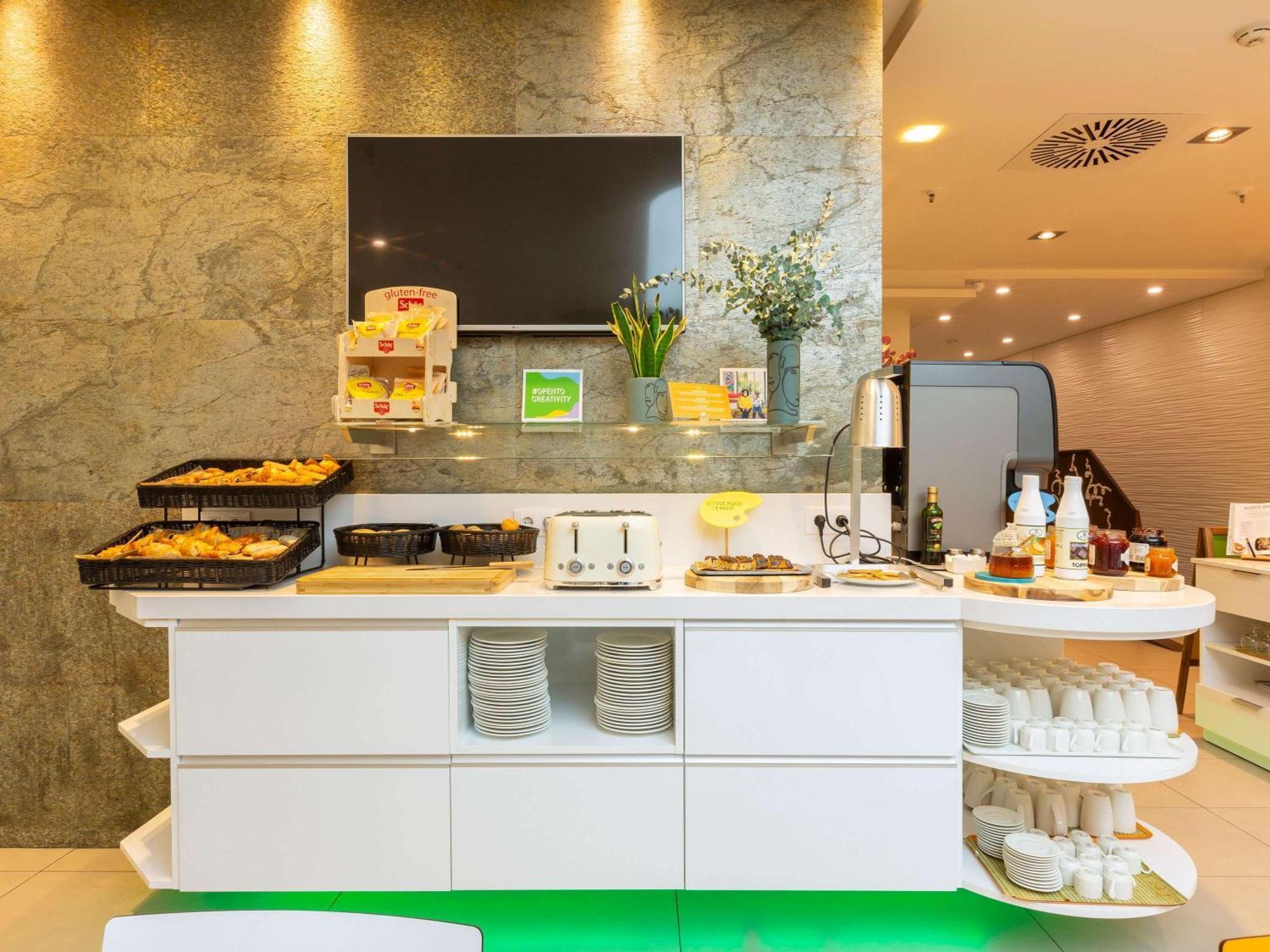 Ibis Styles Madrid Prado Hotel Buitenkant foto