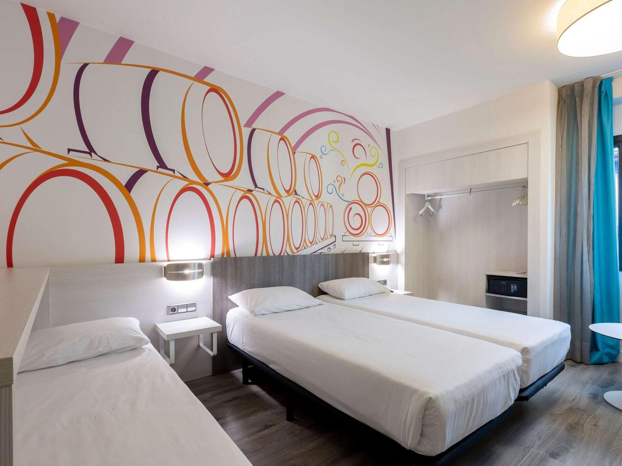 Ibis Styles Madrid Prado Hotel Buitenkant foto